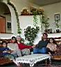 Hayet et sa famille, en Algérie / http://www.moussa-benazzouz.com