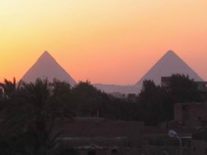 vue de l'Hotel Cataracts, (5kms environ  de Khephren et Ch�ops)