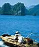 pecheurs dans la baie d'Halong 